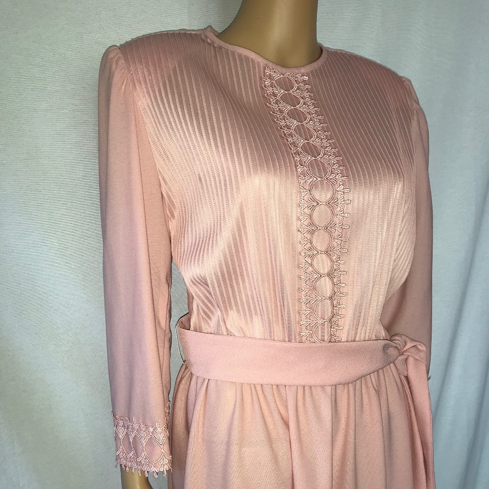 Vintage Jennifer Gee Rose Colored Dress-Ties at Waist